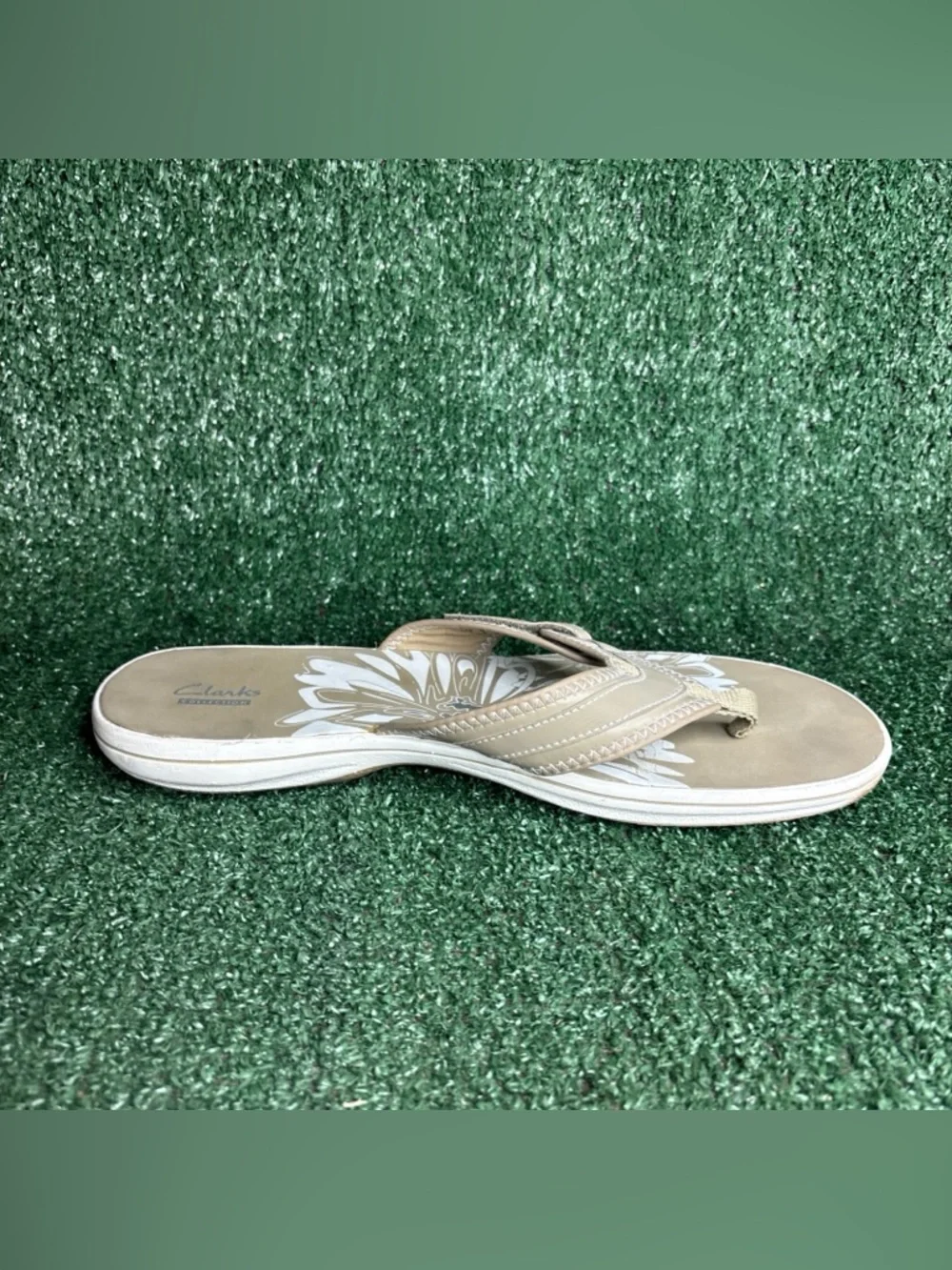 Clarks Cloud Steppers Breeze Sea‎ Women Size 12 Tan Thong Flip Flop Sandals Shoe